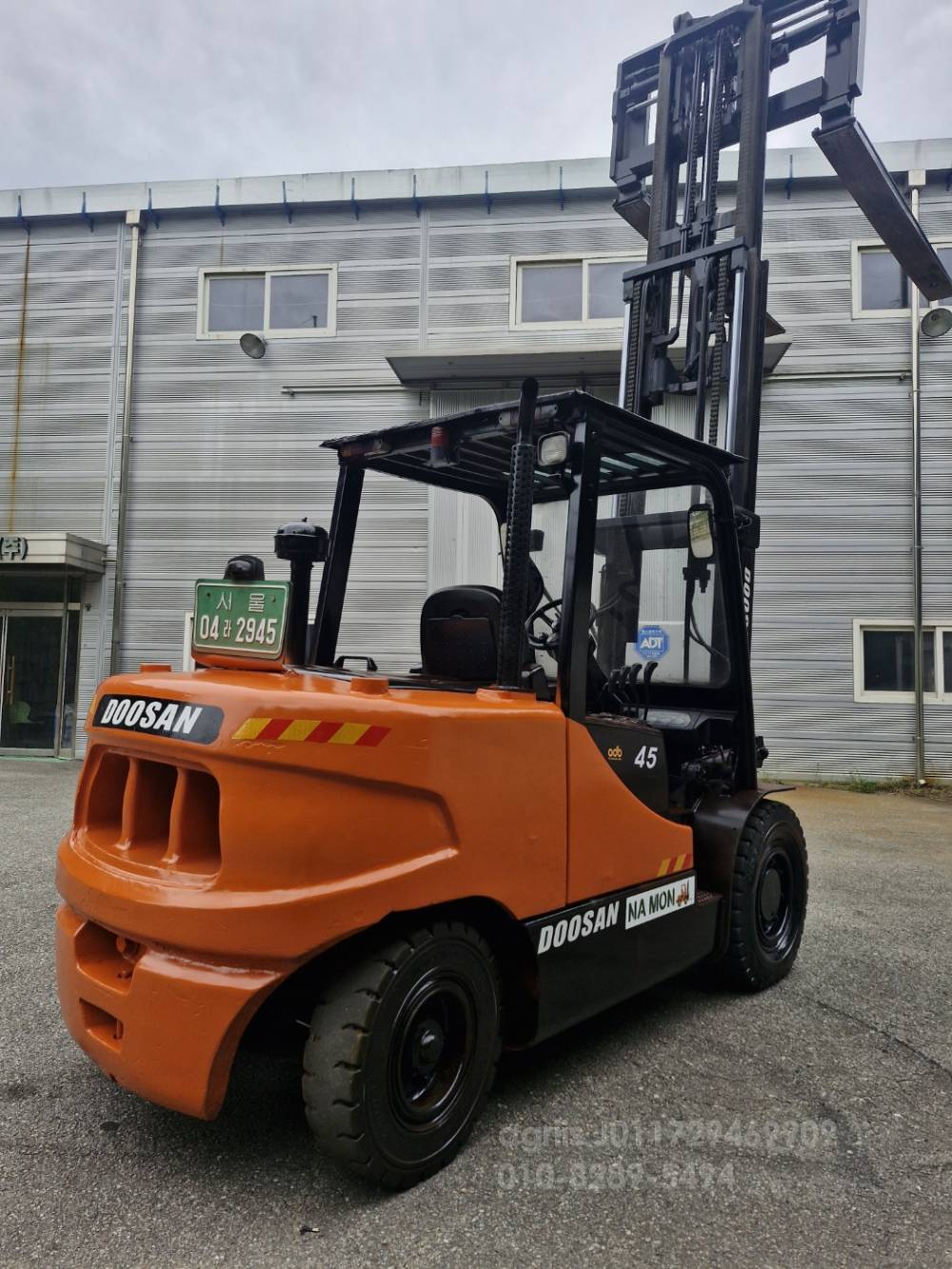 Doosan Forklift 두산4.5톤자동발3단마스타  운전석