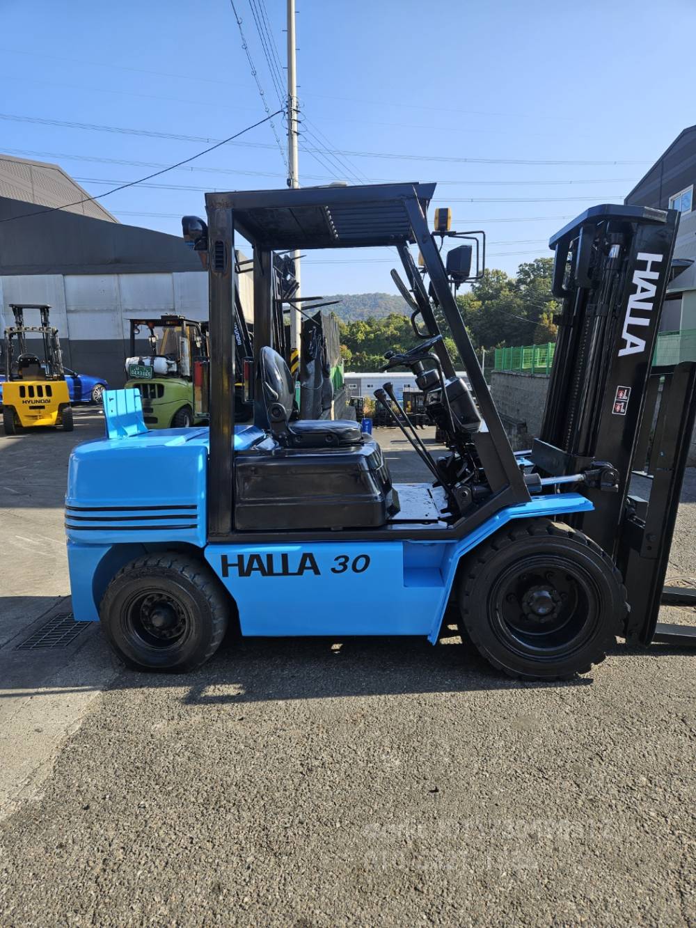  Forklift 한라 DF30M 중고지게차  엔진내부