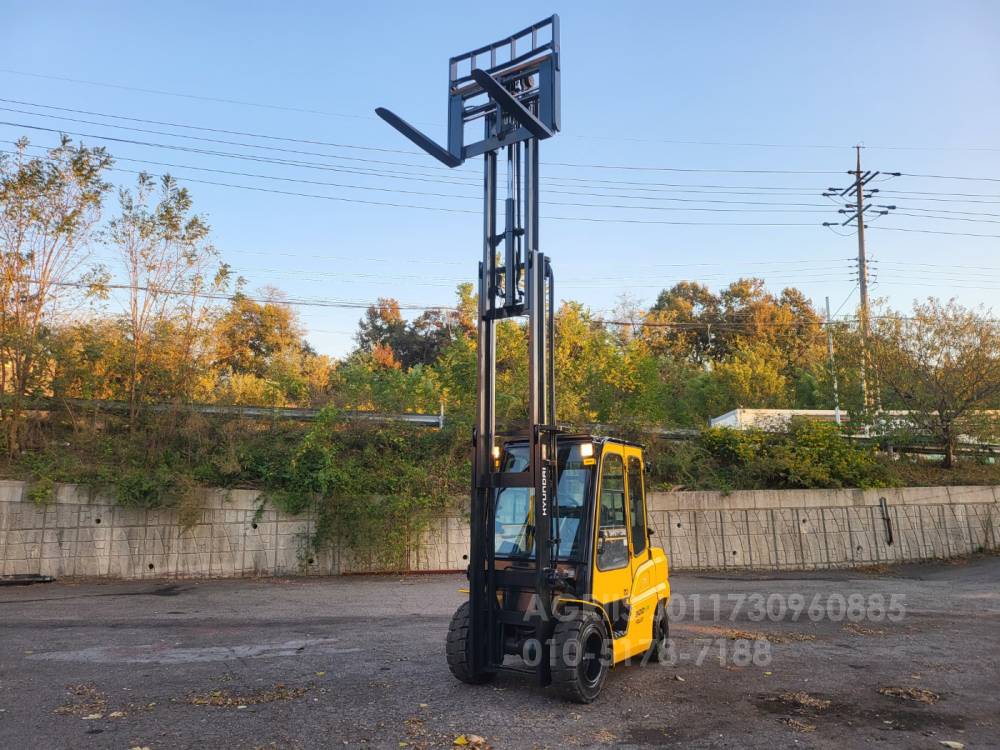  Forklift 중고지게차 현대 포렉스30D-9 디젤 3단 지게차3단 캐빈히터 봉타입 편개식자동발  운전석