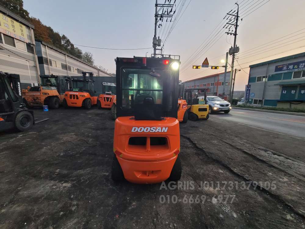  Forklift 지게차  엔진내부