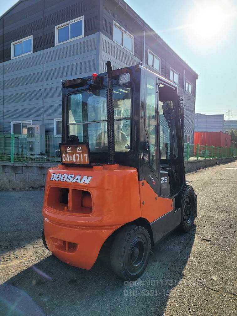 Doosan Forklift 두산2.5톤3단자동발중고지게차  사진 6