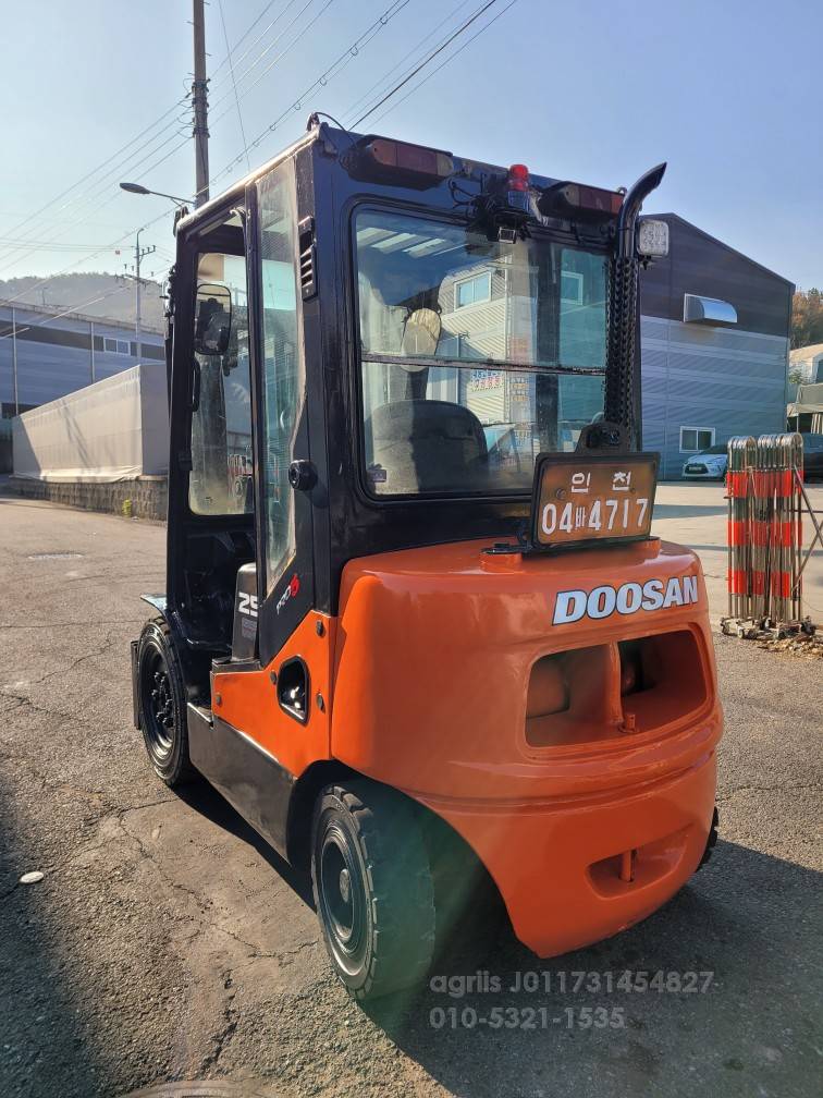 Doosan Forklift 두산2.5톤3단자동발중고지게차  사진 8