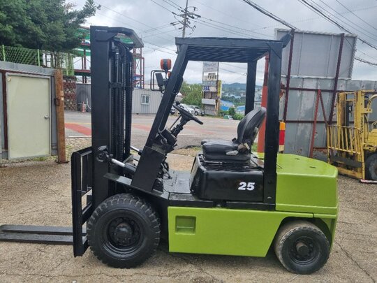  2.5톤디젤지게차 