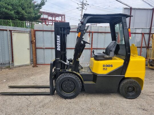 두산 2.98톤 지게차 D30S (3.0톤)