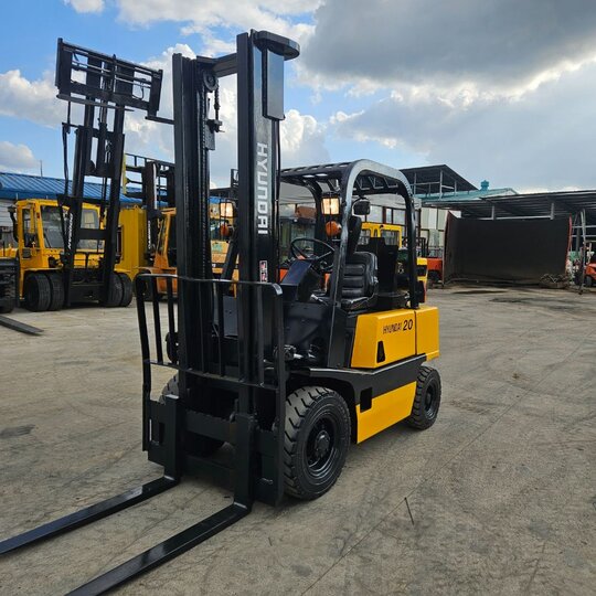 현대 지게차 PF20 중고 (2톤)