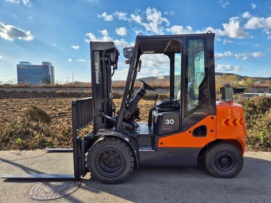 Doosan Forklift D30S-5 (3톤)