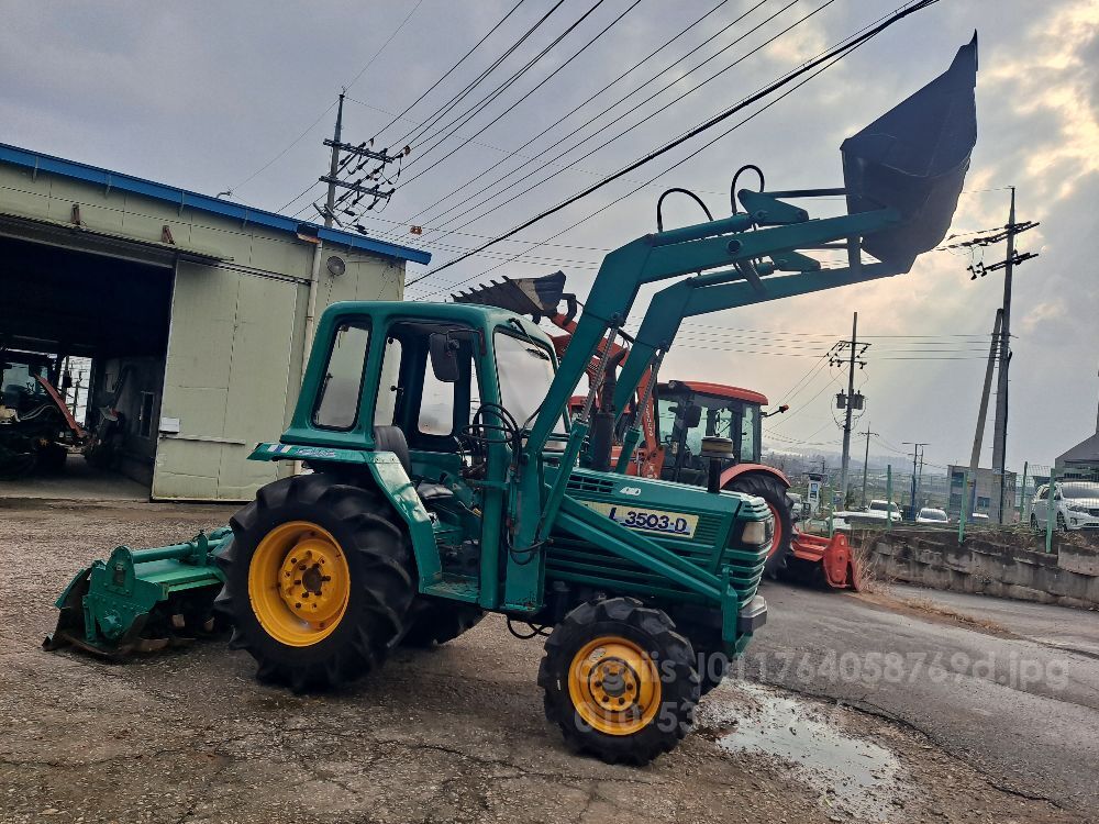 Daedong Tractor L3503-D (35hp) 뒤우측면