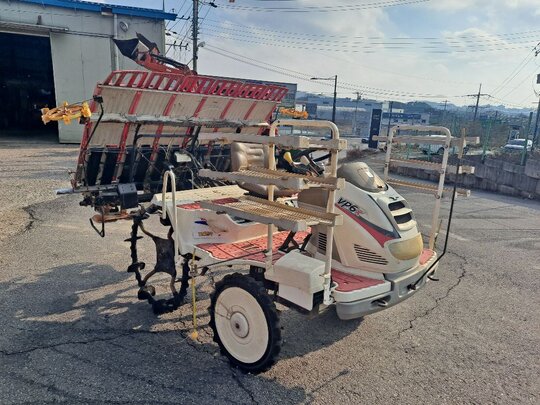 얀마 이앙기 VP6X (6조식) 앞좌측면