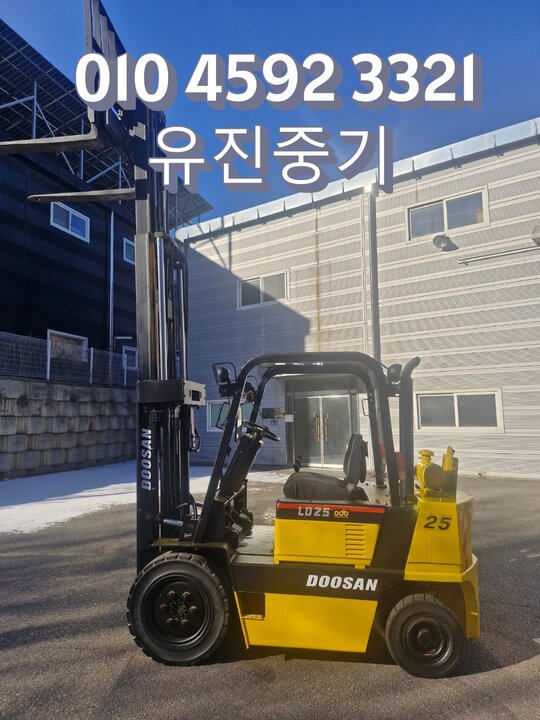 Doosan Forklift LD25 2.5톤 3단마스타 디젤 (2.5톤) 앞좌측면