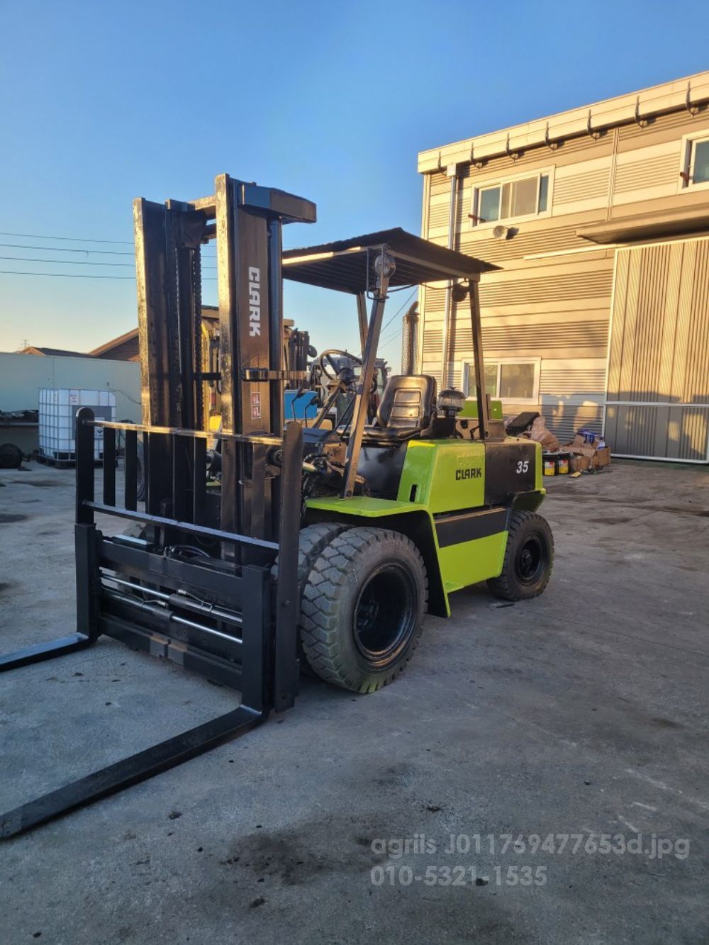클라크 지게차 3.5톤 (4톤) 뒤우측면