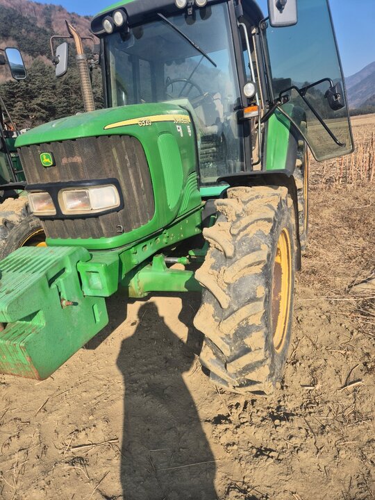 존디어 트랙터 6320 (100마력) 앞좌측면