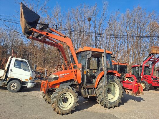 Daedong Tractor D500 (50hp) 앞좌측면