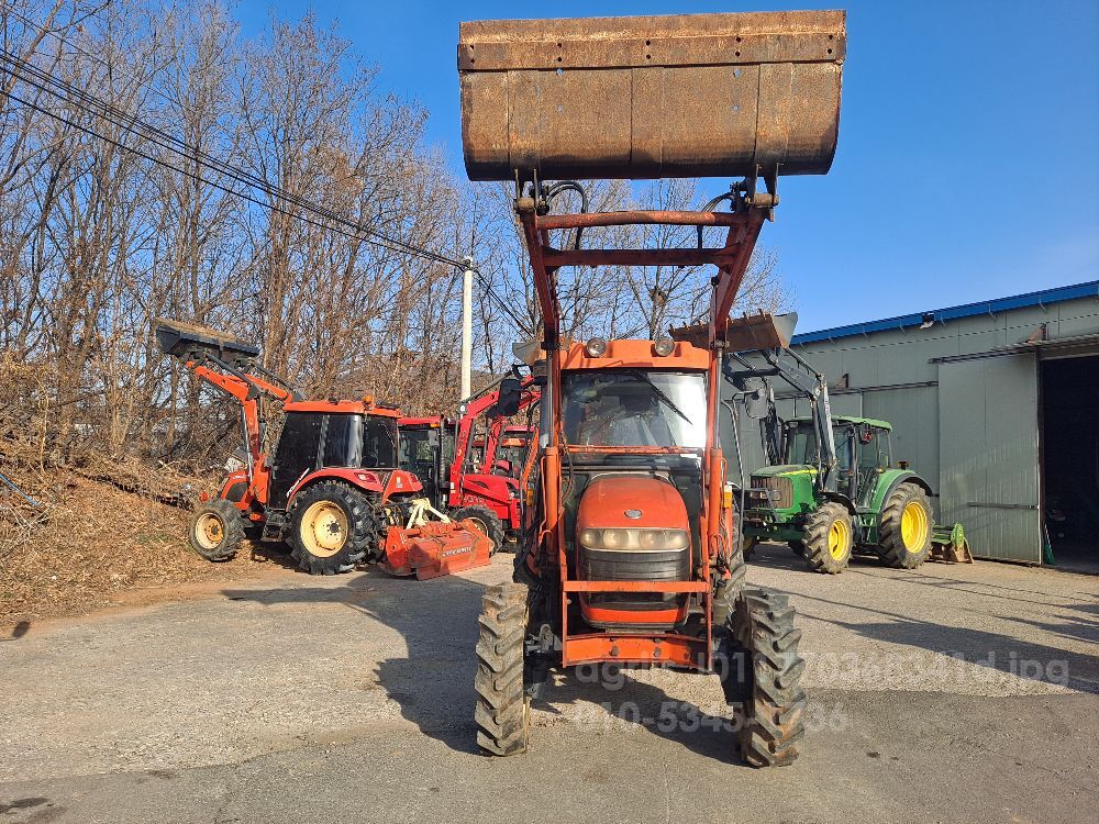 Daedong Tractor D500 (50hp) 뒤우측면