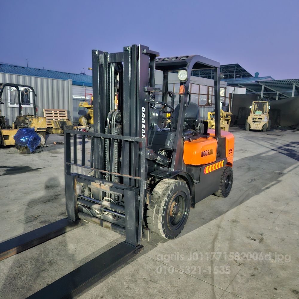 삼익 지게차 3.5톤3단자동발 (3.5톤) 뒤우측면