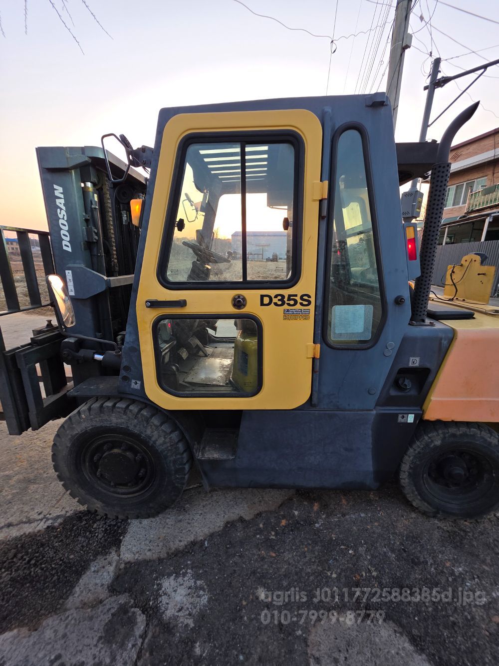 Doosan Forklift 노랭이 (3.5톤) 뒤우측면