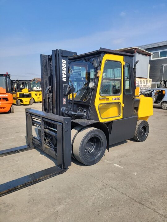 두산 지게차 D45S-2중고 (4.5톤)