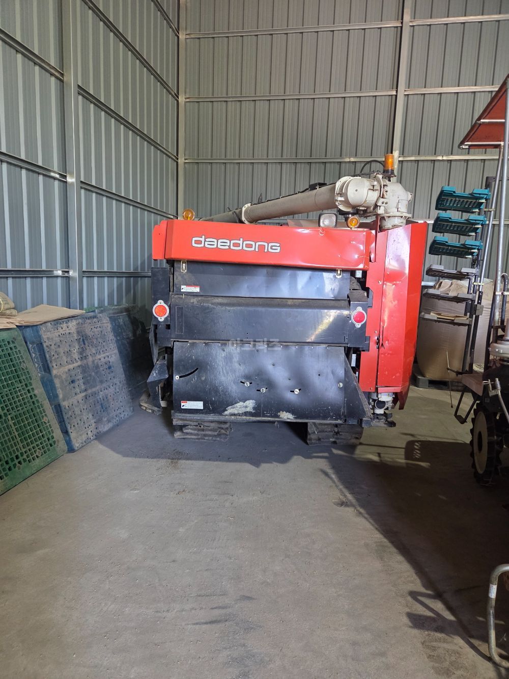 Daedong Combine Harvester DXM85 (5Rows) 뒤우측면
