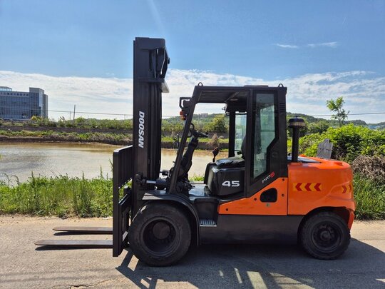 Doosan Forklift D45S-5 (4.5톤)