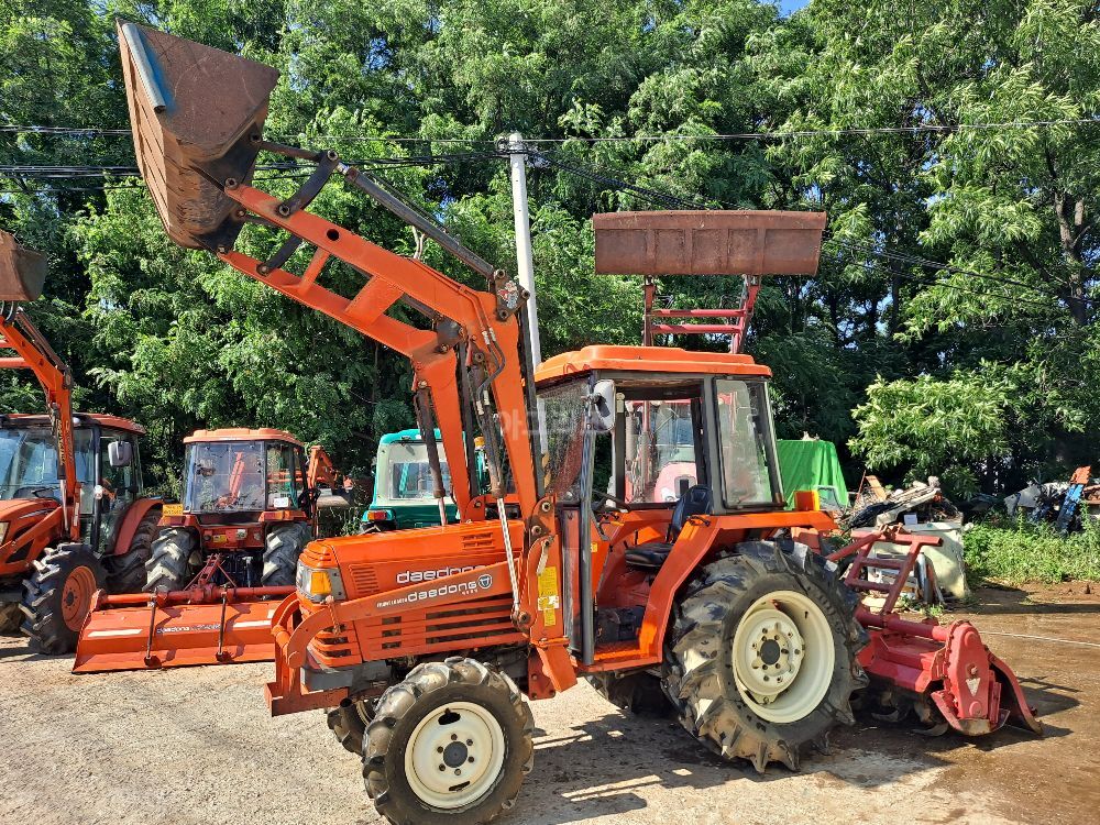 대동 트랙터 L3503 (35마력) 뒤우측면