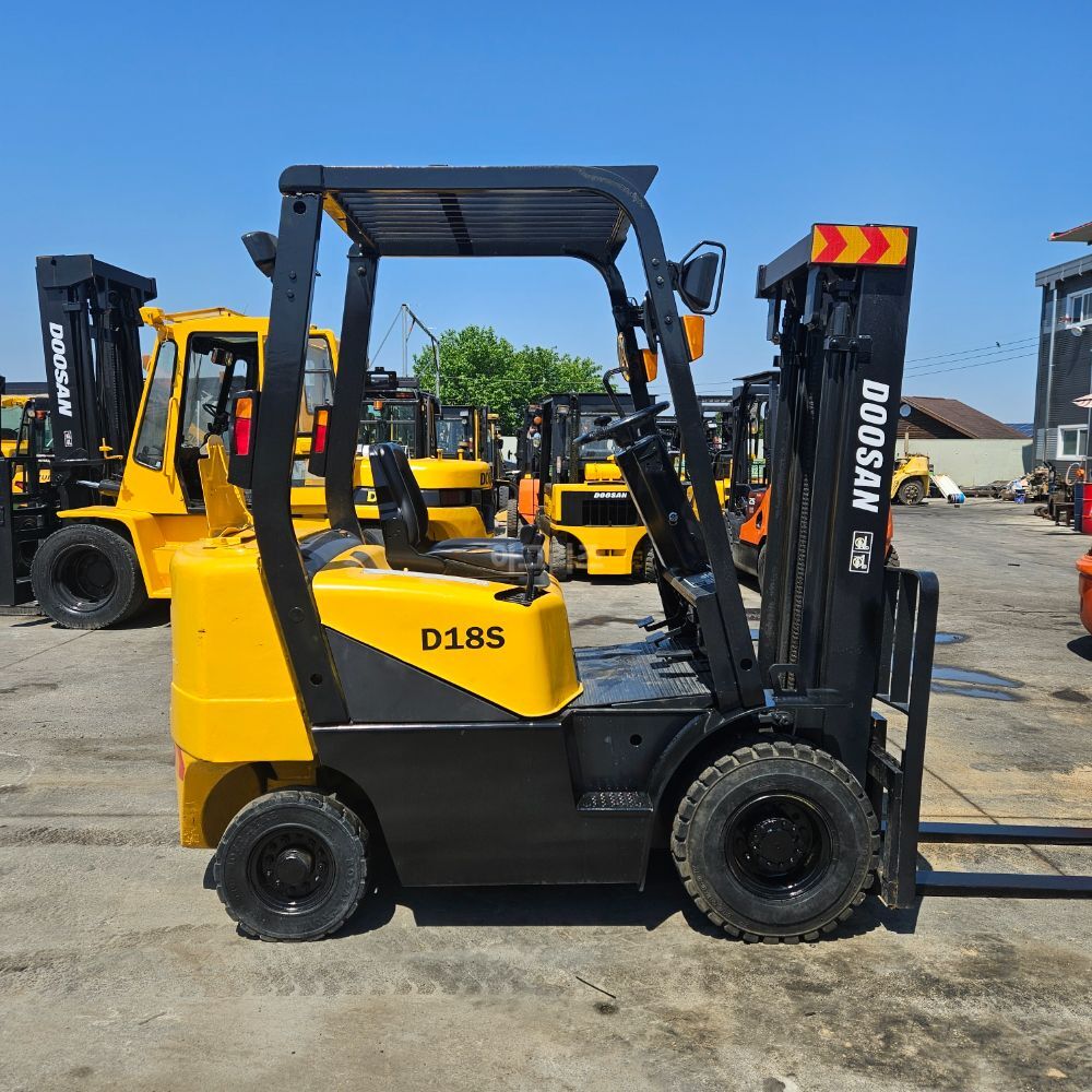  Forklift 두산 1.8디젤 (1.8톤) 뒤우측면