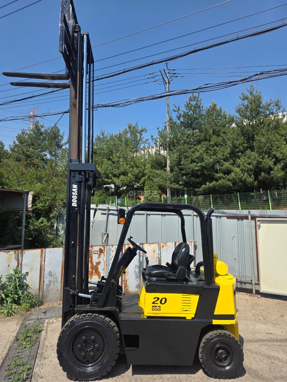 Doosan Forklift 2톤디젤 (2톤) 뒤우측면