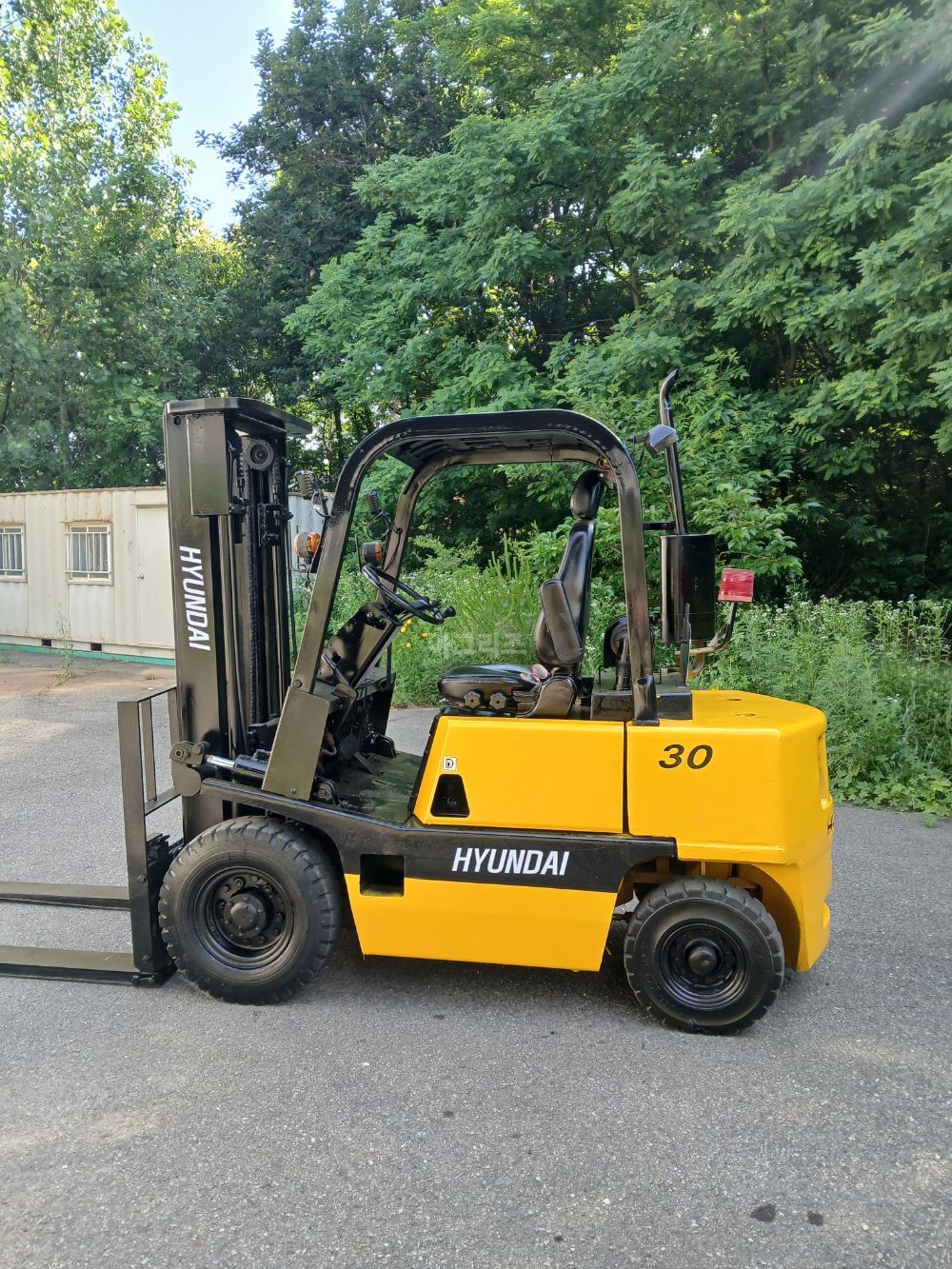  Forklift 현대2.5 디젤 (2.5톤) 뒤우측면