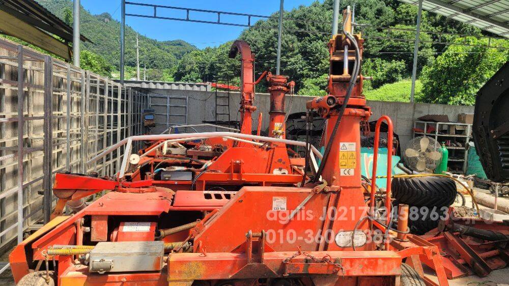  Corn Harvester C3000캠퍼  뒤우측면