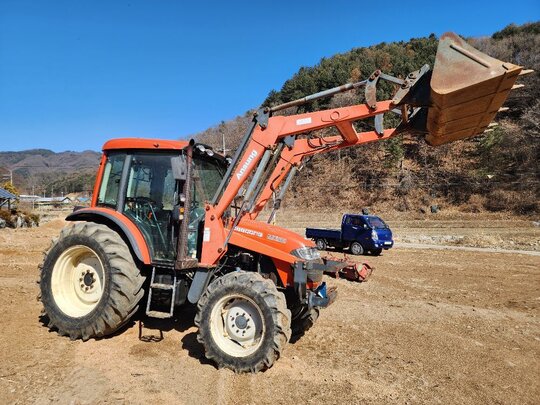 Daedong Tractor MX100 (100hp) 앞좌측면