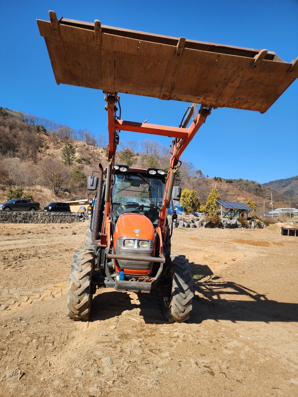 Daedong Tractor MX100 (100hp) 뒤우측면