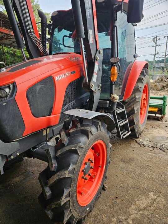 Kubota Tractor MR1157H (115hp)