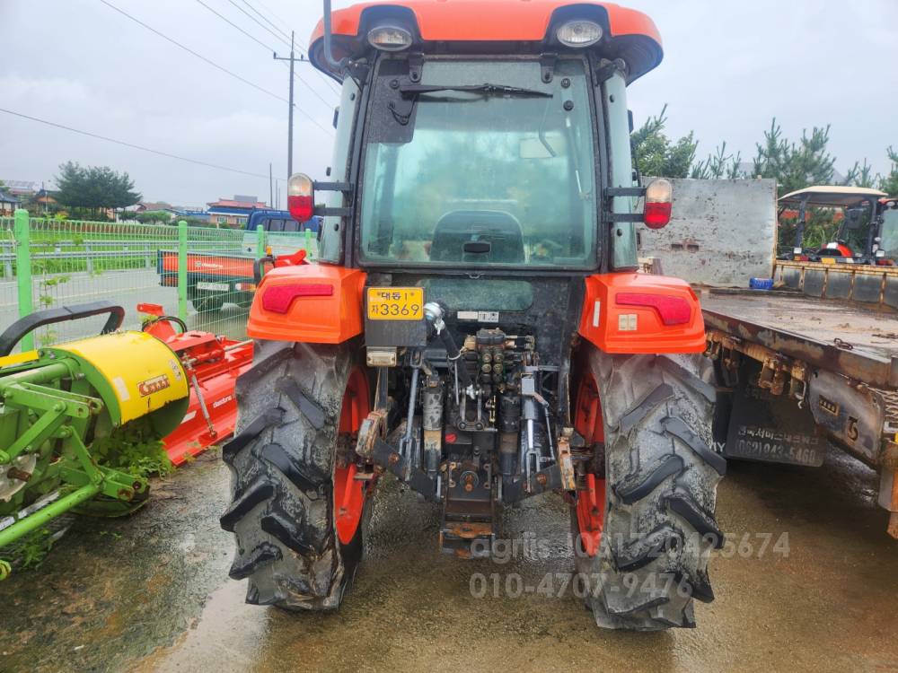 Daedong Tractor MX550 (58hp) 측면