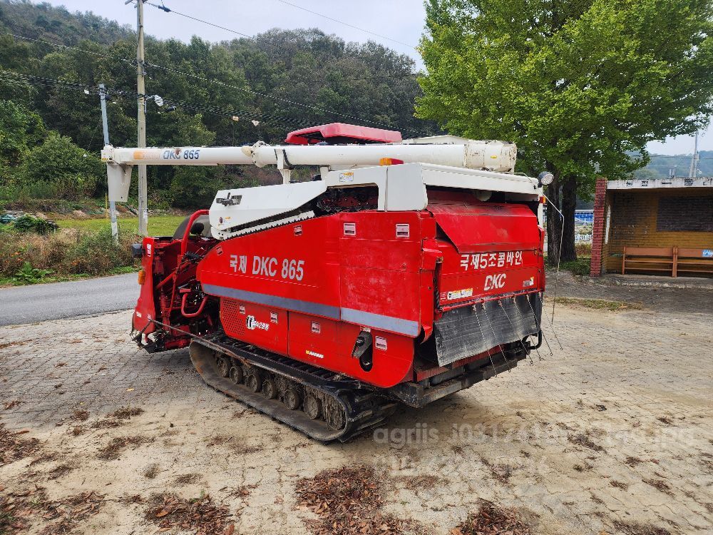 국제 콤바인 DKC865 (5조식) 뒤우측면