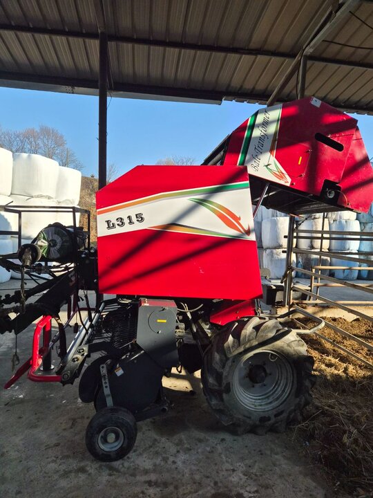  원형베일러 L315 앞좌측면