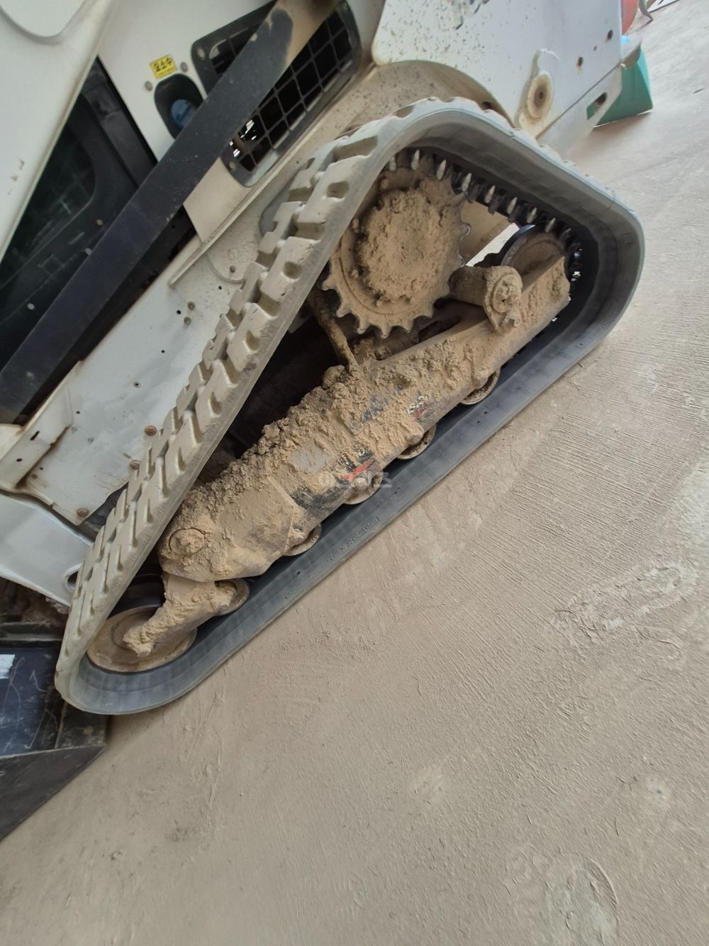 두산바브캣 바브켓스키로더 BOBCAT 뒤우측면