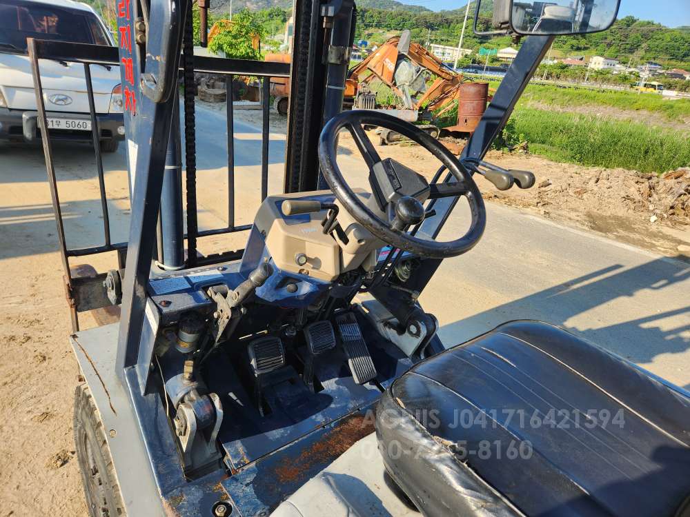  Forklift DF25  운전석