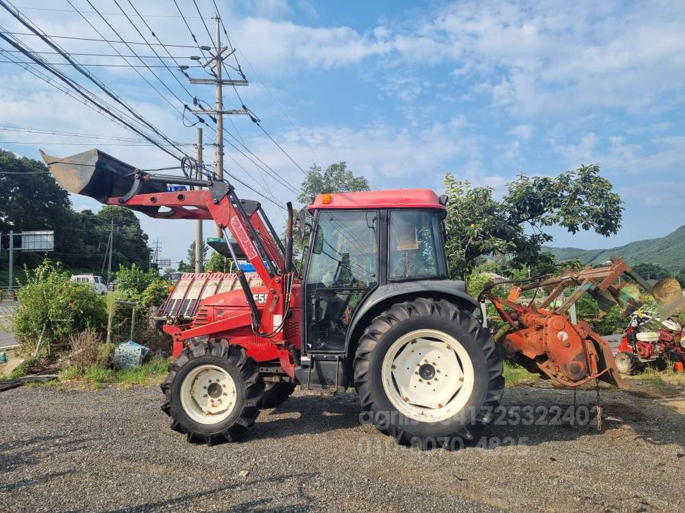 국제 트랙터 EF525 (52마력) 운전석