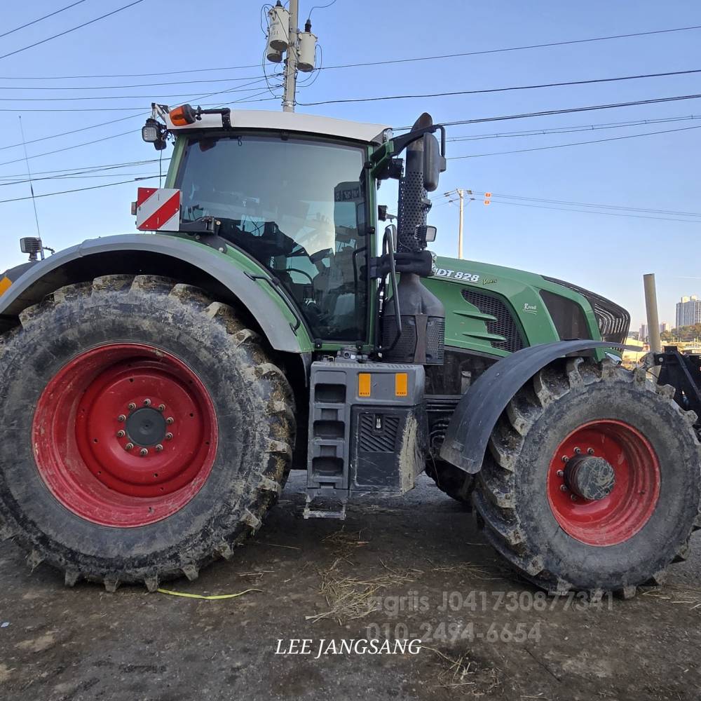 FENDT 트랙터 828 측면