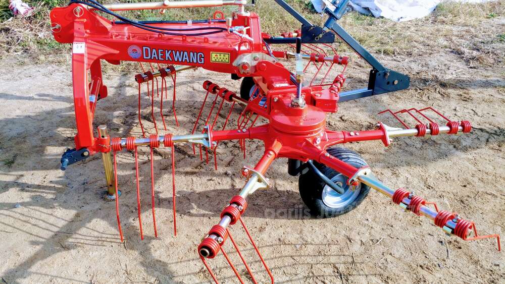 대광농기계 레이크 DKR-420 뒤우측면