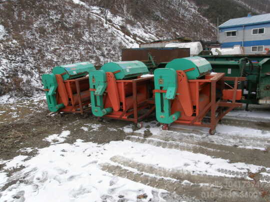 트렉터용콩탈곡기 트렉터용콩탈곡기 트렉터용콩탈곡기