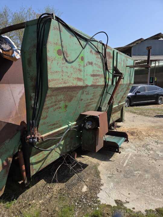  TMR 레일식사료배합기 