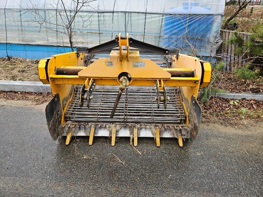 두루기계 땅속작물수확기 인삼수확기 DR-1600S