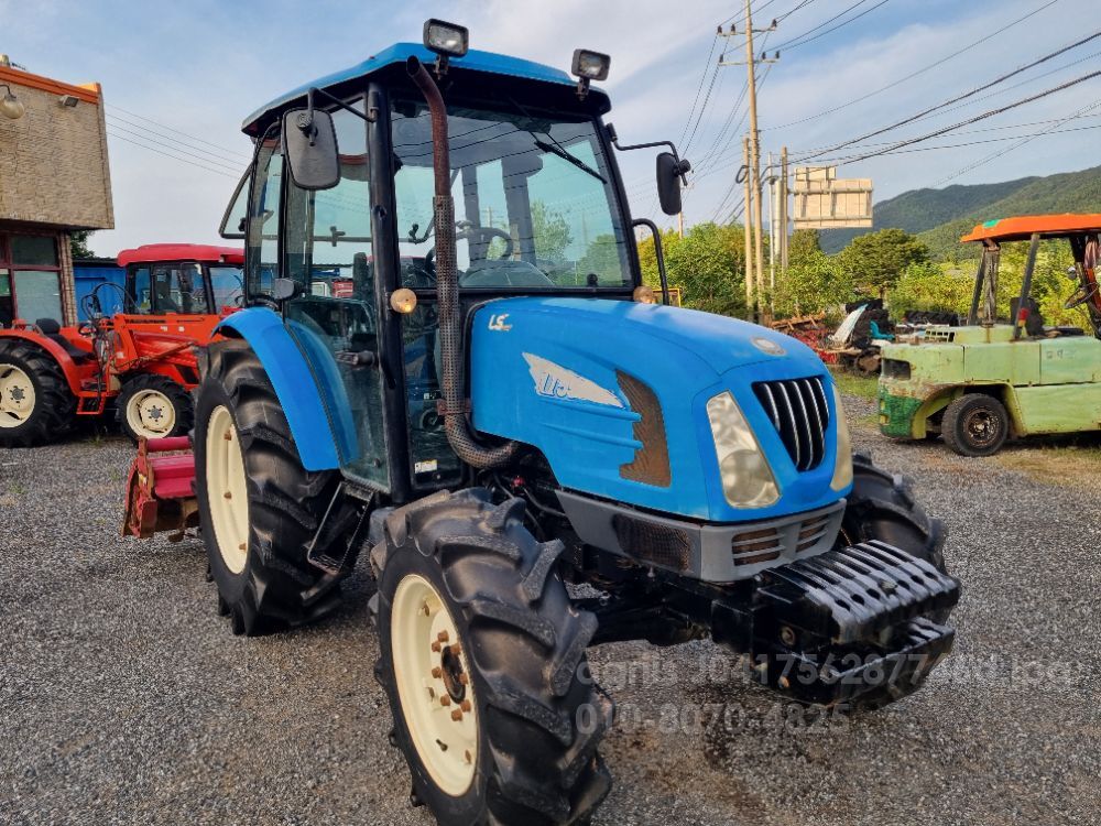 LS Tractor U55 (55hp) 뒤우측면