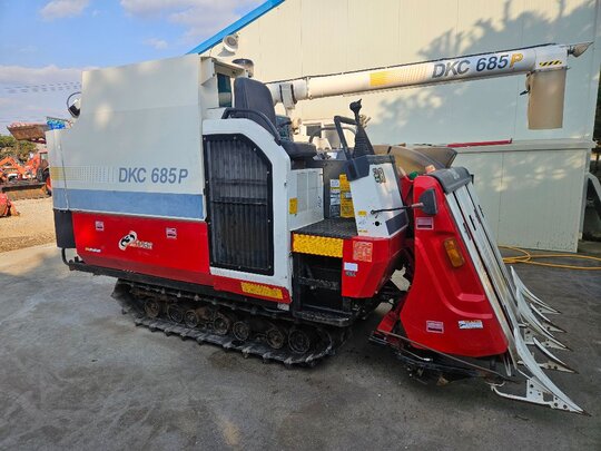 국제 콤바인 DKC685 (4조식)