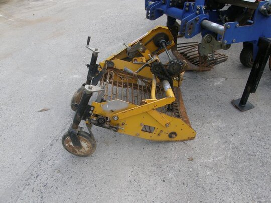 경운기용감자수확기 경운기용감자수확기 DRK-650