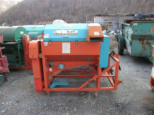 발산트렉터용 탈곡기 쪼인트있음 발산트렉터용 탈곡기 쪼인트있음 발산트렉터용 탈곡기 쪼인트있음