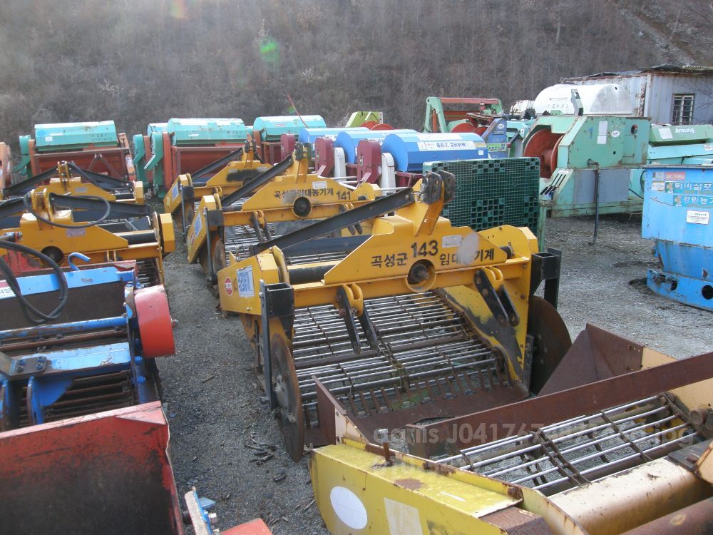 감자고구마수확기두루140 감자고구마수확기두루140 감자고구마수확기두루140 뒤우측면