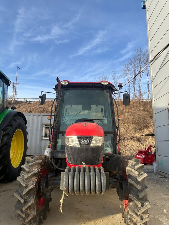 Kukje Tractor LUXEN560 (56hp) 앞좌측면
