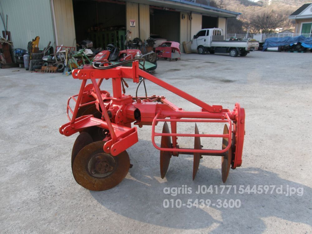 원판쟁기6련대원 원판쟁기6련대원 원판쟁기6련대원 뒤우측면