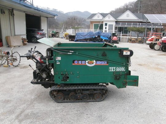  태광보행형토비살포기원판식 600kg TKT-S600C 