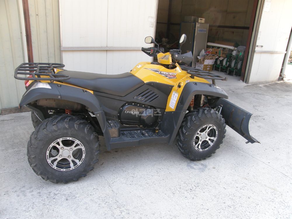  4륜바이크 제설기장착 4륜바이크 제설기장착  뒤우측면